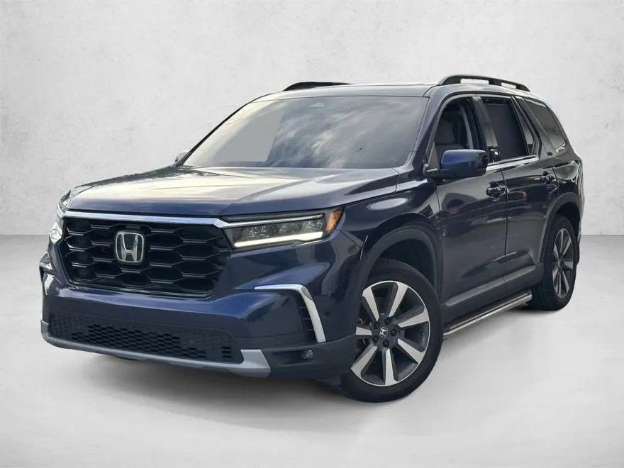 2023 Honda Pilot Touring photo 1