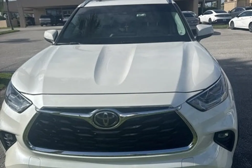 2020 Toyota Highlander Limited photo 1