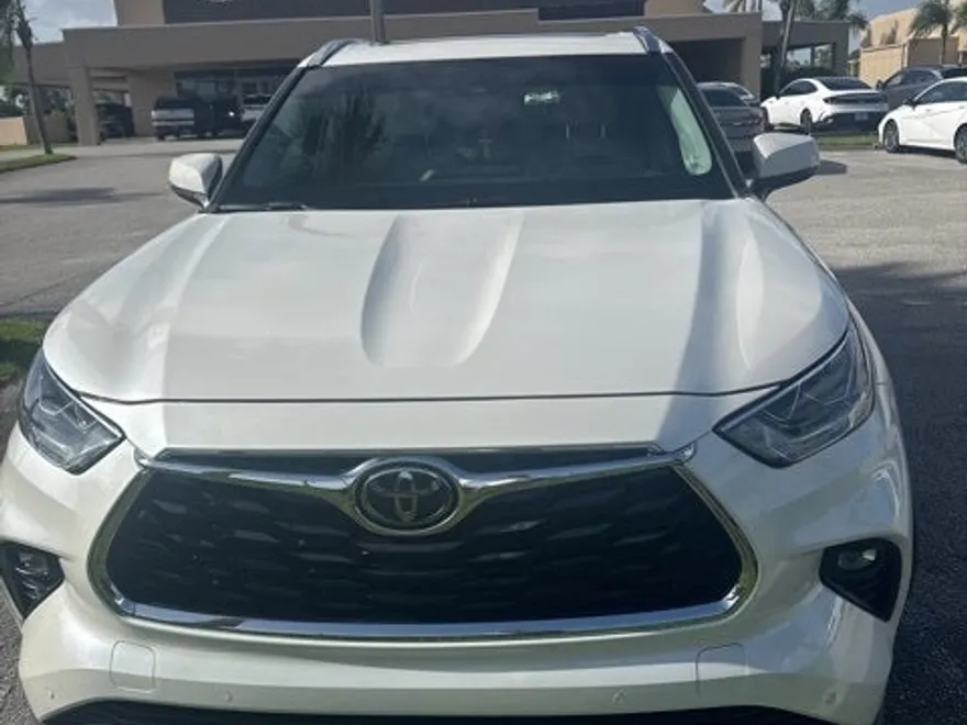 2020 Toyota Highlander Limited photo 1