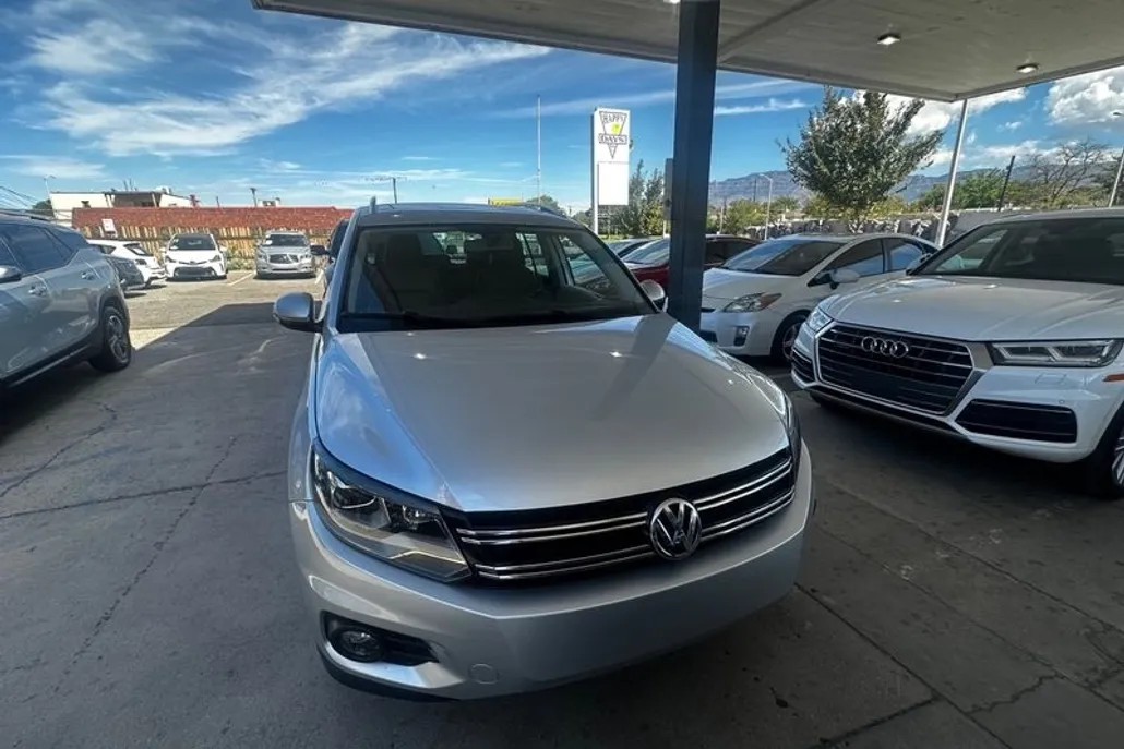 2016 Volkswagen Tiguan R-Line SEL photo 1