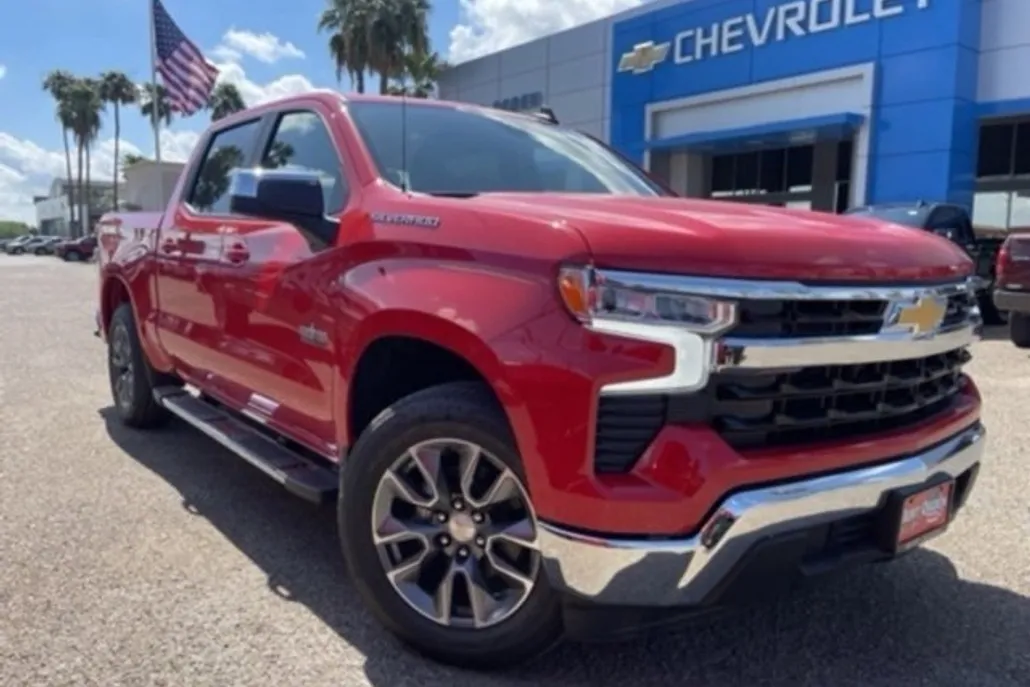 2026 Chevrolet Silverado 1500 LT photo 1