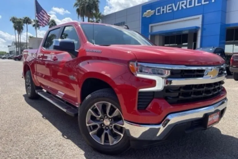 2026 Chevrolet Silverado 1500 LT photo 1