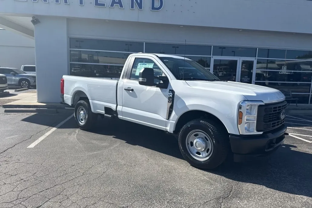 2026 Ford F-350 photo 1