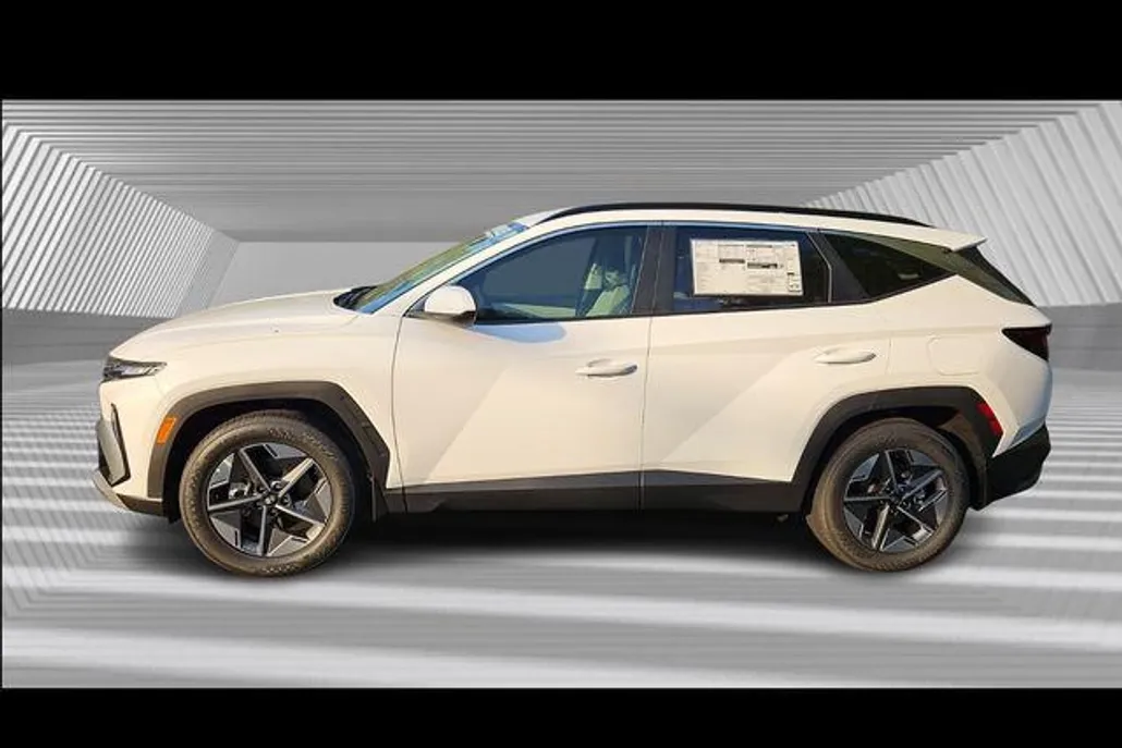 2025 Hyundai Tucson SEL photo 1