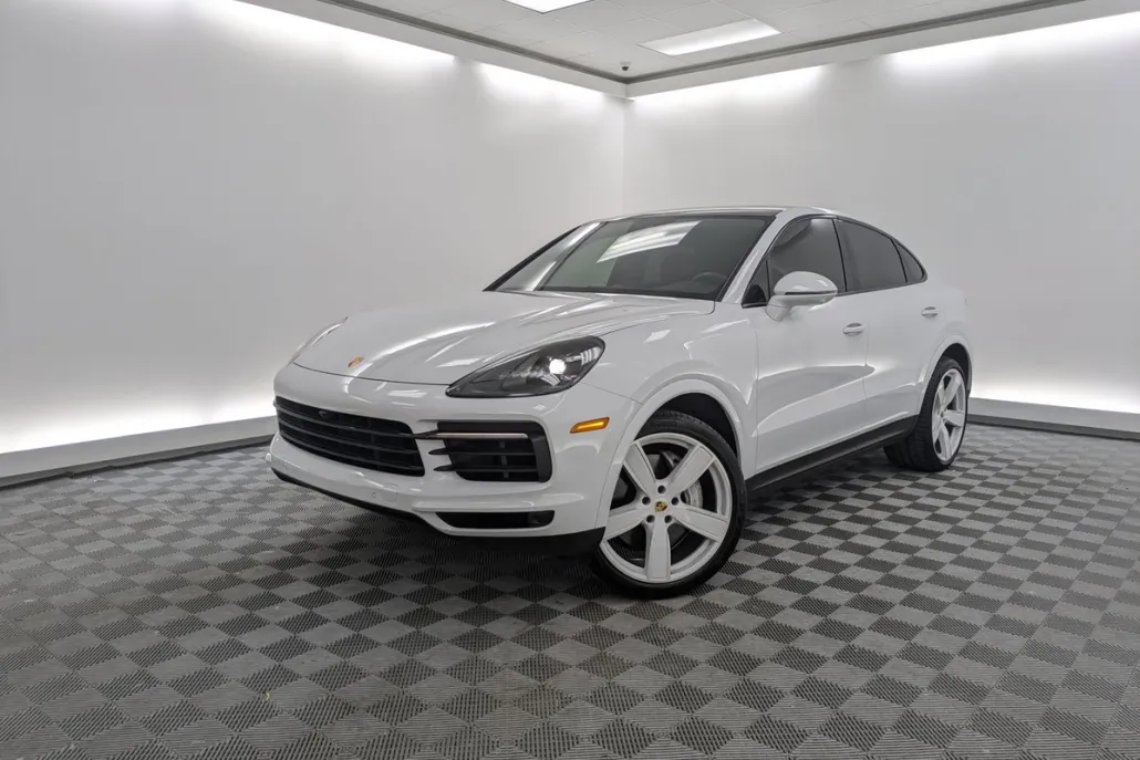 2022 Porsche Cayenne Coupe photo 1