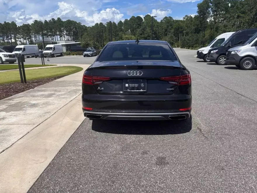 2019 Audi A4 Premium 45 TFSI Quattro photo 1