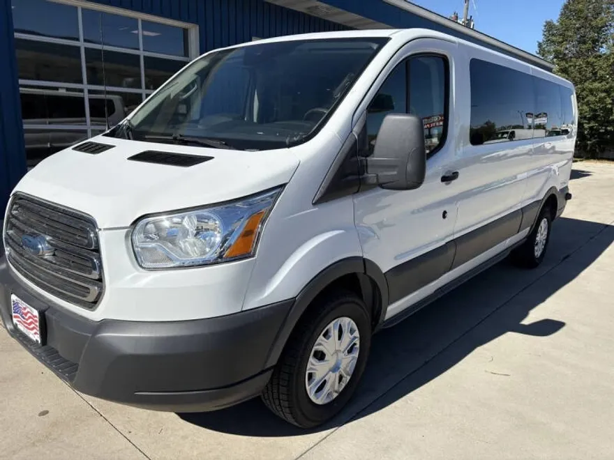 2016 Ford Transit XLT photo 1