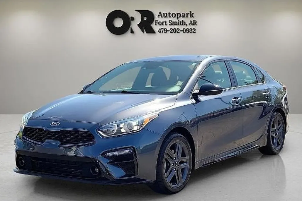 2021 Kia Forte GT-Line photo 1