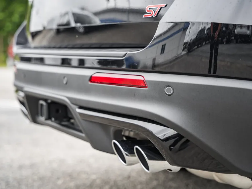 2025 Ford Explorer ST photo 1