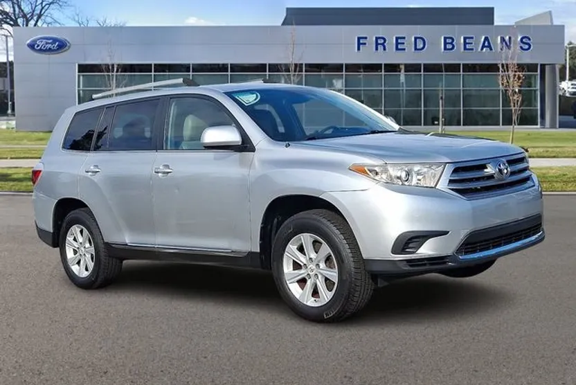 2012 Toyota Highlander Base photo 1