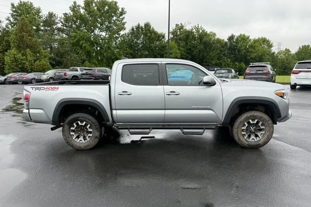 2020 Toyota Tacoma TRD Off-Road V6 photo 1