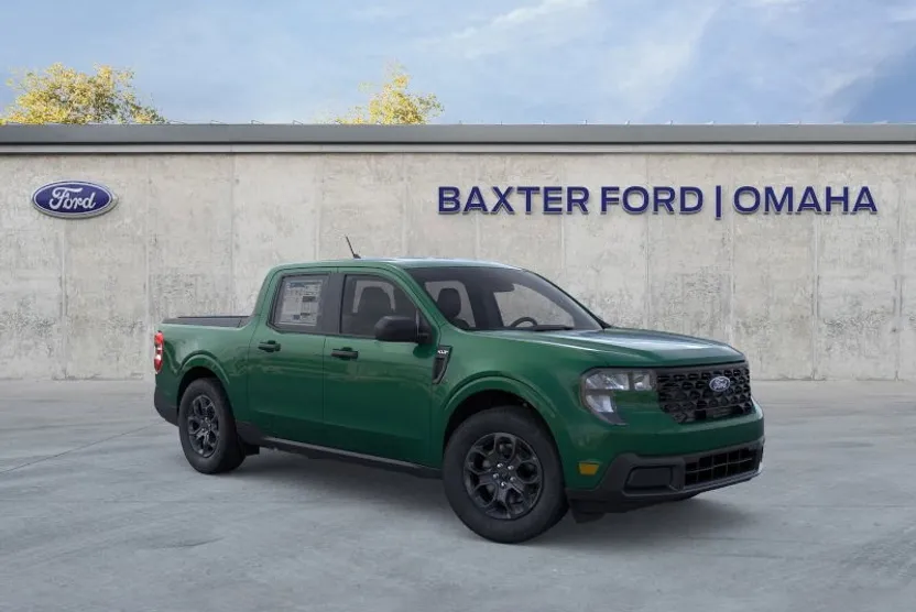 2025 Ford Maverick XLT photo 1