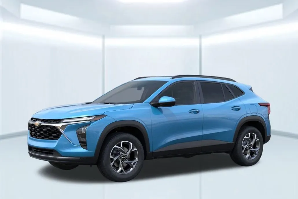 2025 Chevrolet Trax LT photo 1