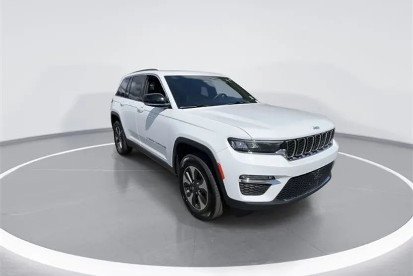 2024 Jeep Cherokee Limited 4xe photo 1