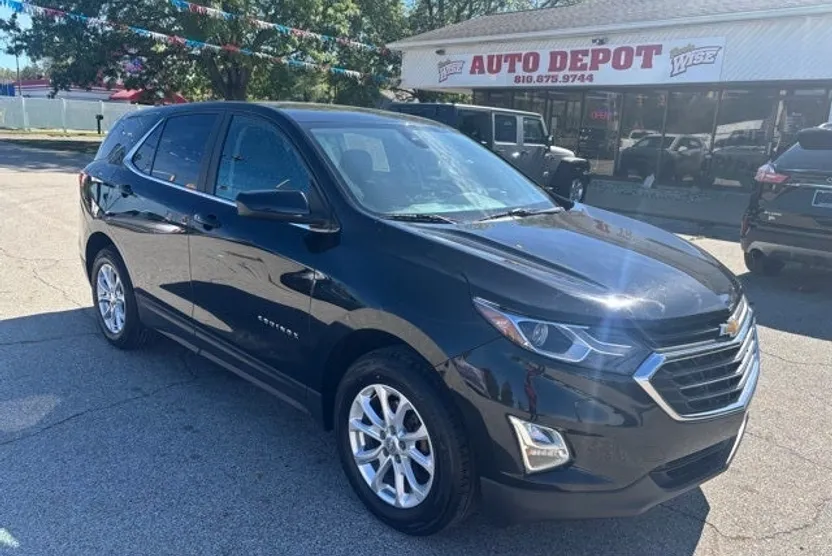2021 Chevrolet Equinox LT photo 1