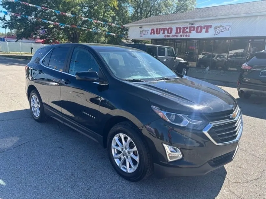 2021 Chevrolet Equinox LT photo 1
