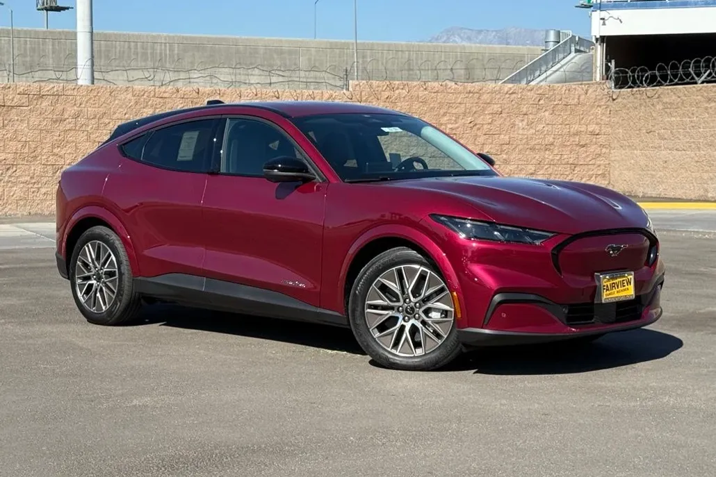2025 Ford Mustang Mach-E Premium photo 1