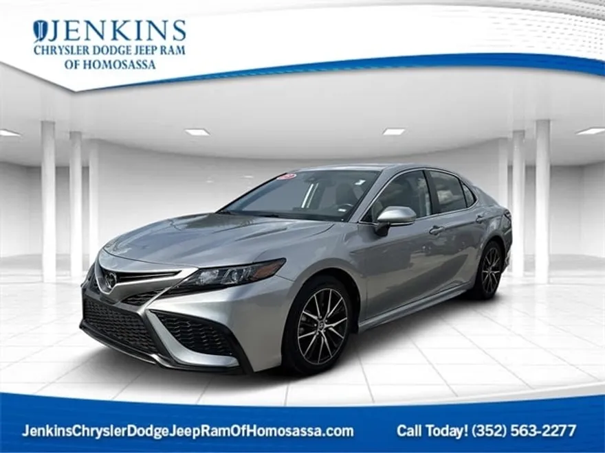 2023 Toyota Camry SE photo 1