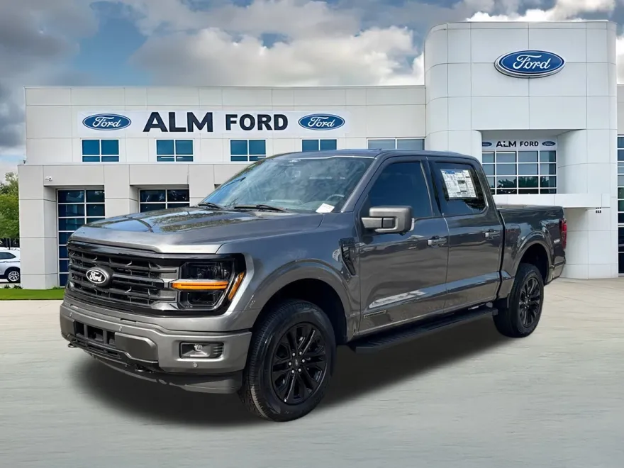2025 Ford F-150 XLT photo 1