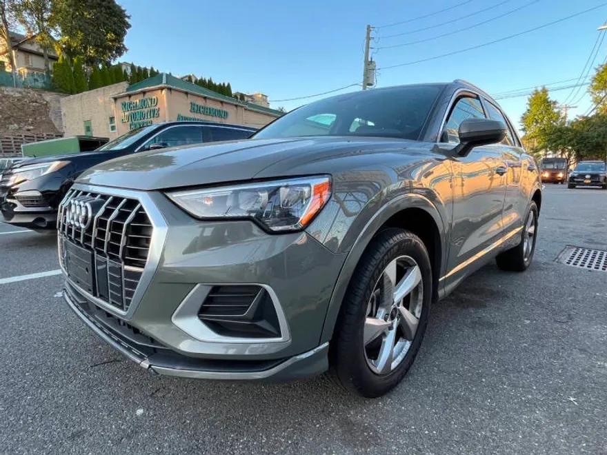 2021 Audi Q3 Premium 40 TFSI photo 1