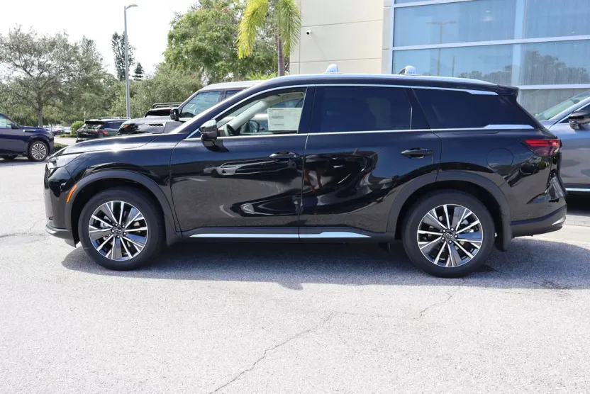 2026 Infiniti QX60 Luxe photo 1