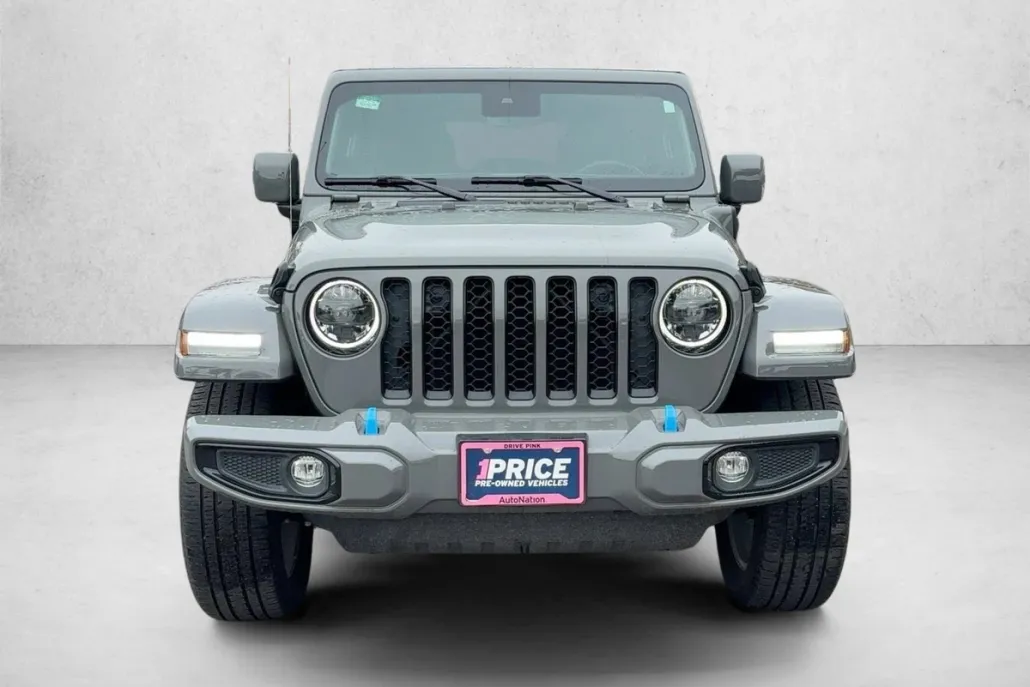 2023 Jeep Wrangler 4xe Sahara High Altitude photo 1
