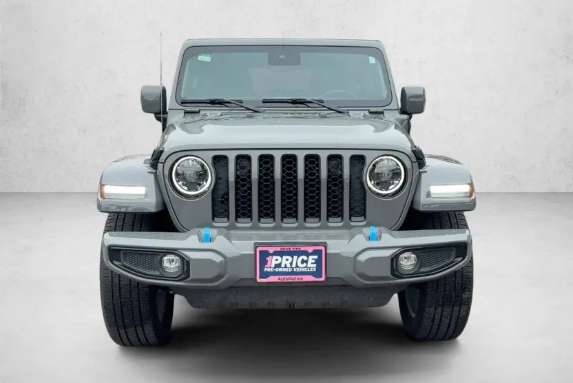 2023 Jeep Wrangler 4xe Sahara High Altitude photo 1