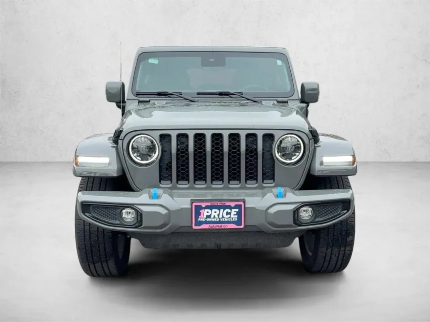 2023 Jeep Wrangler 4xe Sahara High Altitude photo 1