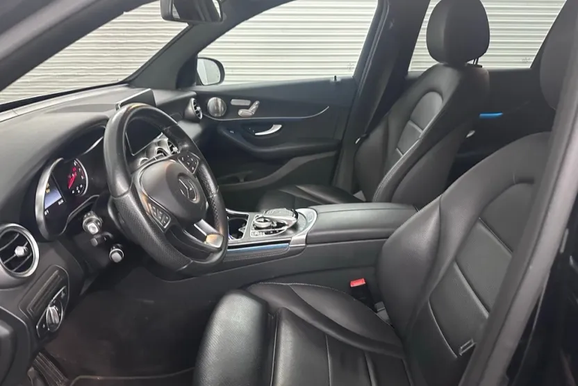 2017 Mercedes Benz GLC 300 photo 1