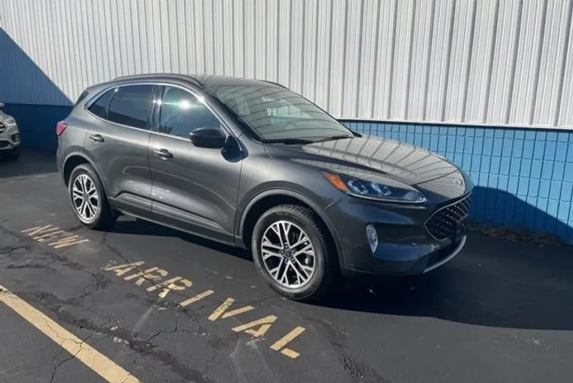 2020 Ford Escape SEL photo 1