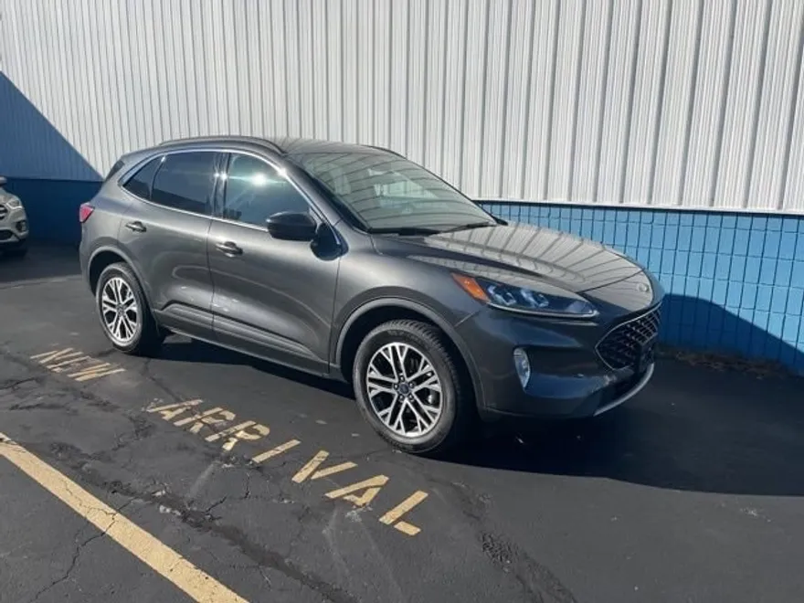 2020 Ford Escape SEL photo 1