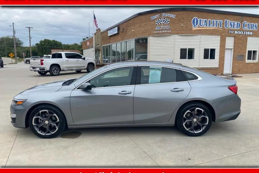 2023 Chevrolet Malibu 1LT photo 1