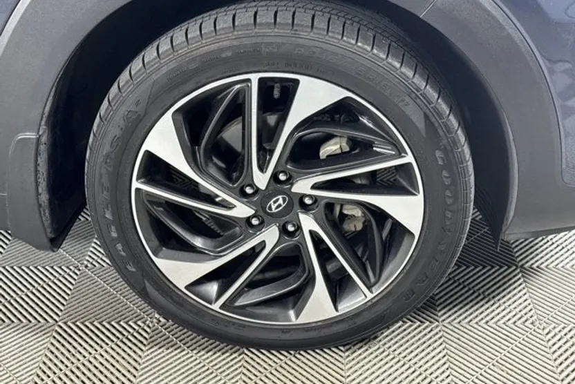 2019 Hyundai Tucson Sport photo 1