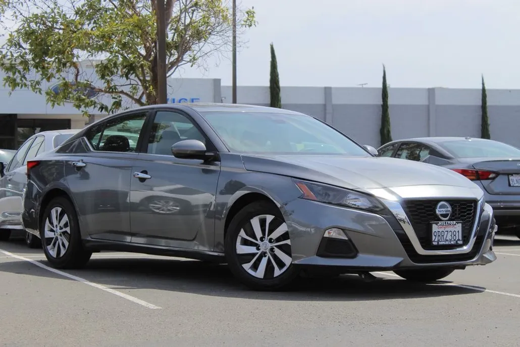 2022 Nissan Altima 2.5 S photo 1