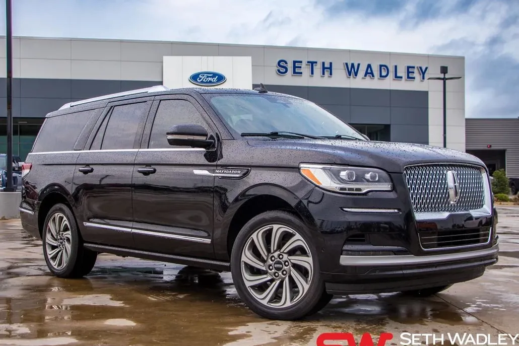 2022 Lincoln Navigator L Reserve photo 1