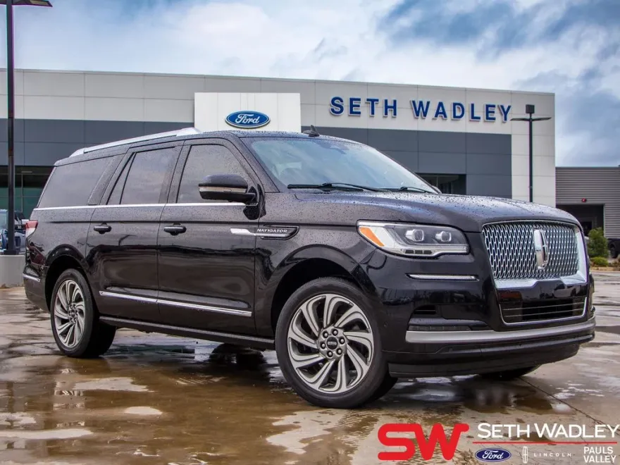 2022 Lincoln Navigator L Reserve photo 1