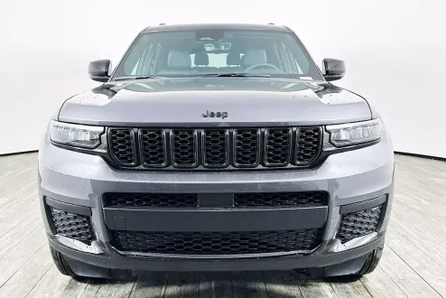 2025 Jeep Grand Cherokee Altitude X photo 2
