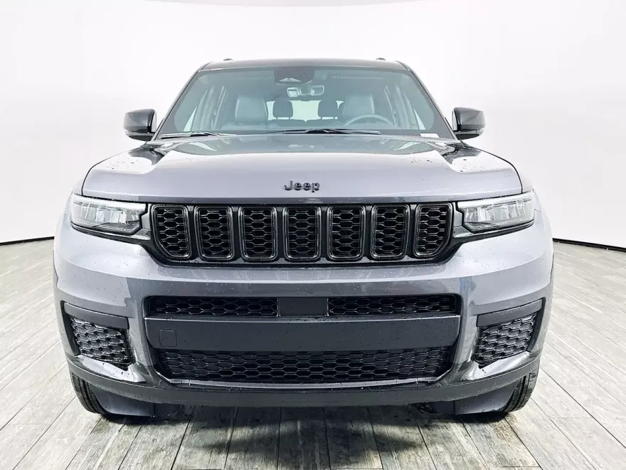2025 Jeep Grand Cherokee Altitude X photo 2