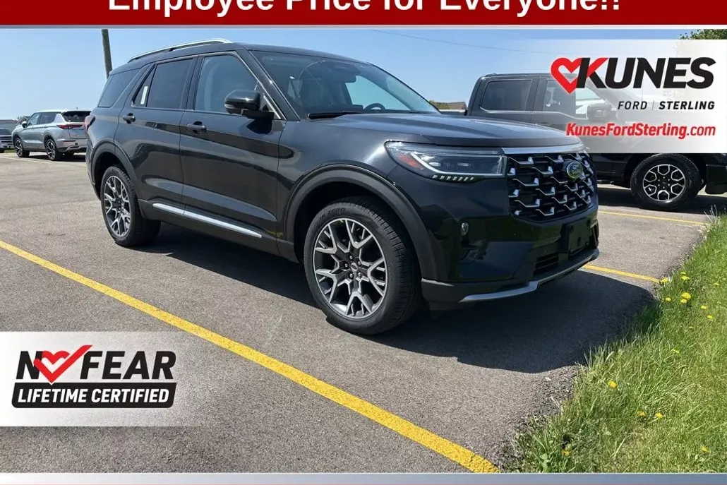 2025 Ford Explorer Platinum photo 1