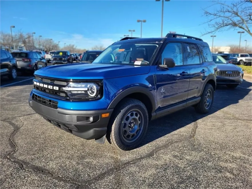 2024 Ford Bronco Sport Outer Banks photo 1