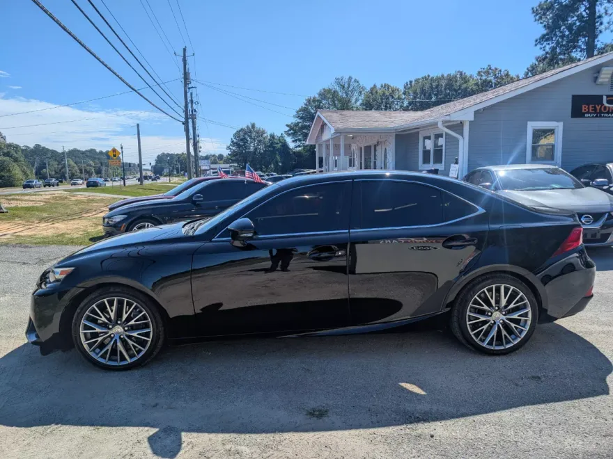 2016 Lexus IS 200t photo 1
