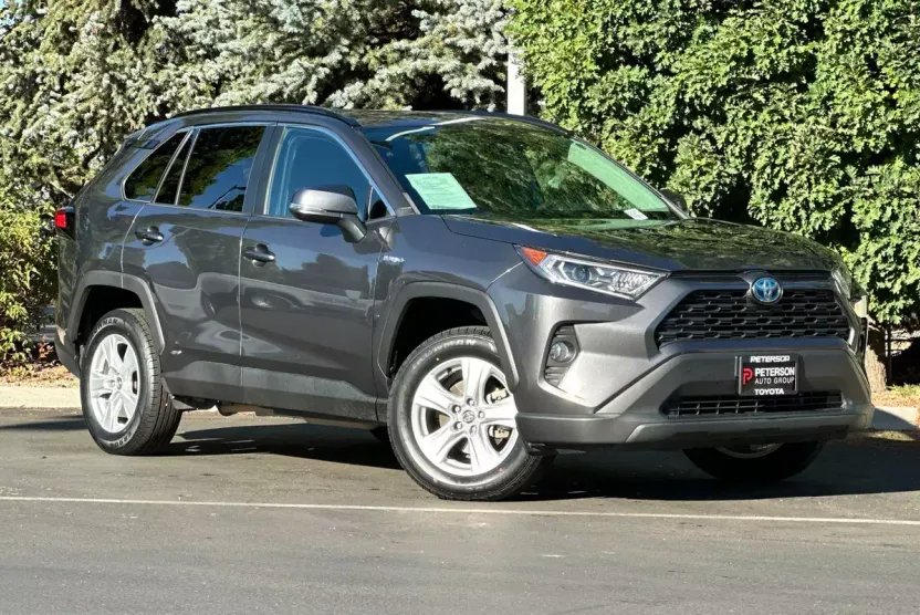 2020 Toyota RAV4 Hybrid XLE photo 1