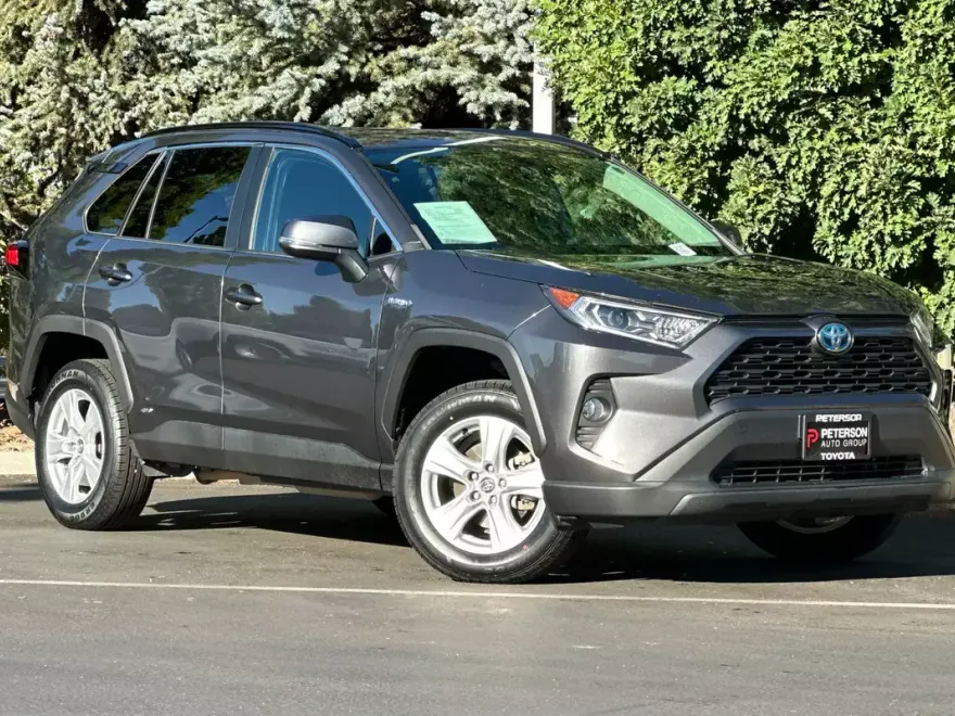 2020 Toyota RAV4 Hybrid XLE photo 1