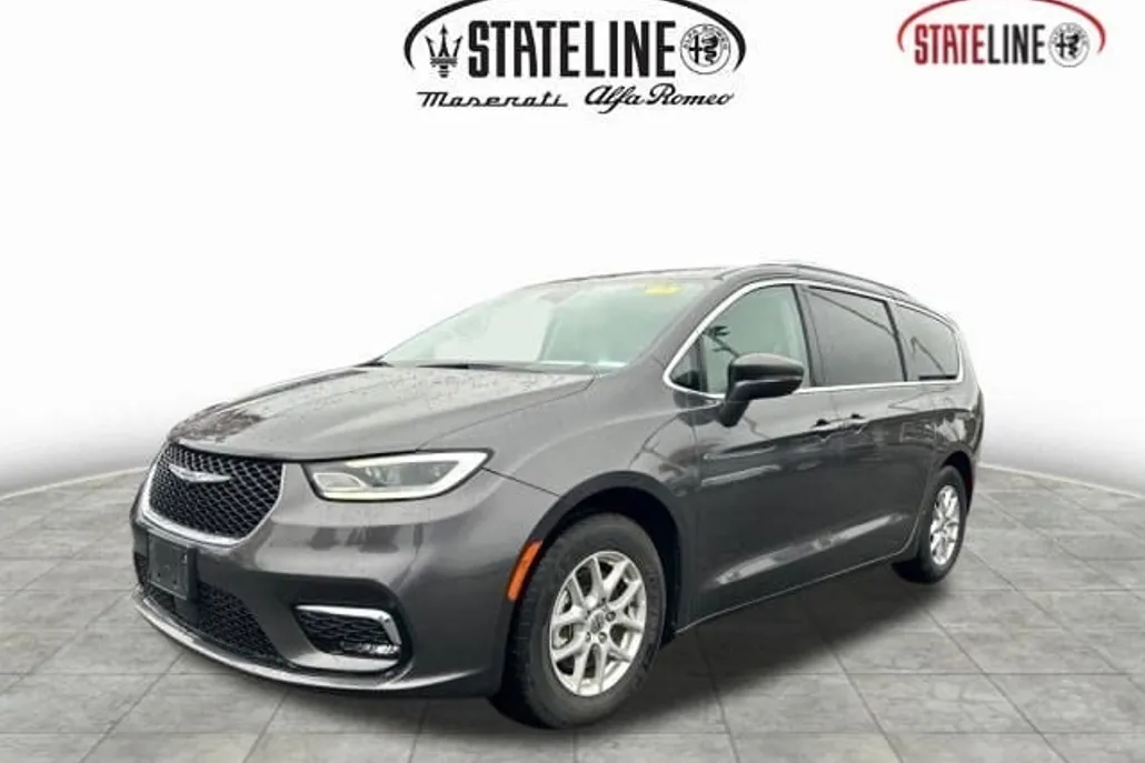 2021 Chrysler Pacifica Touring L photo 1