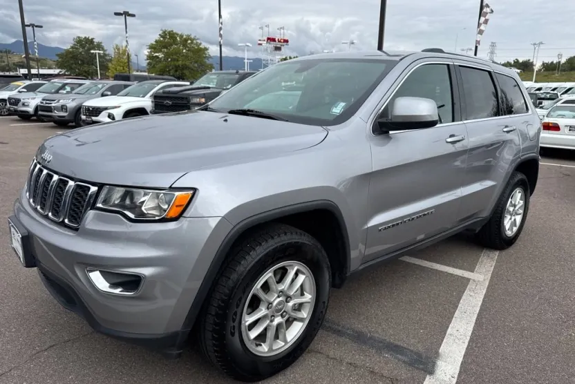 2020 Jeep Grand Cherokee Laredo E photo 1