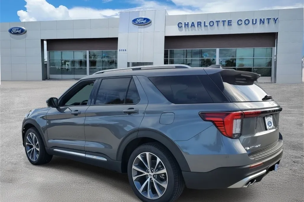 2025 Ford Explorer Platinum photo 1
