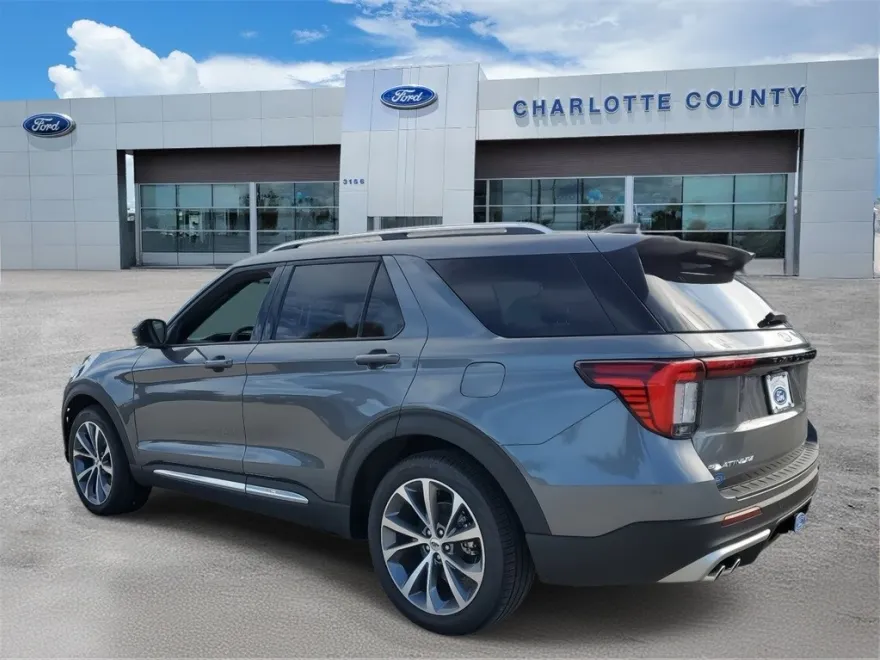 2025 Ford Explorer Platinum photo 1