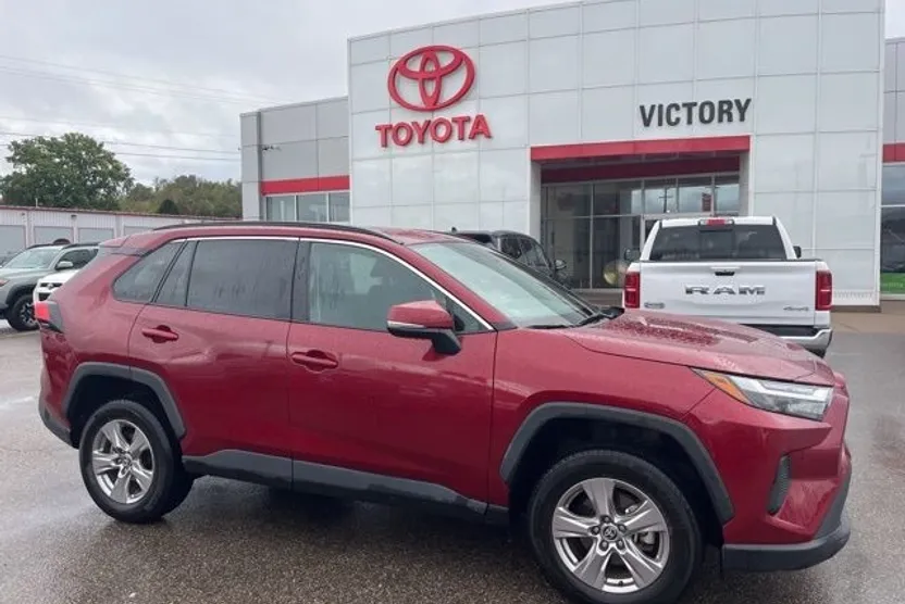 2025 Toyota RAV4 XLE photo 1