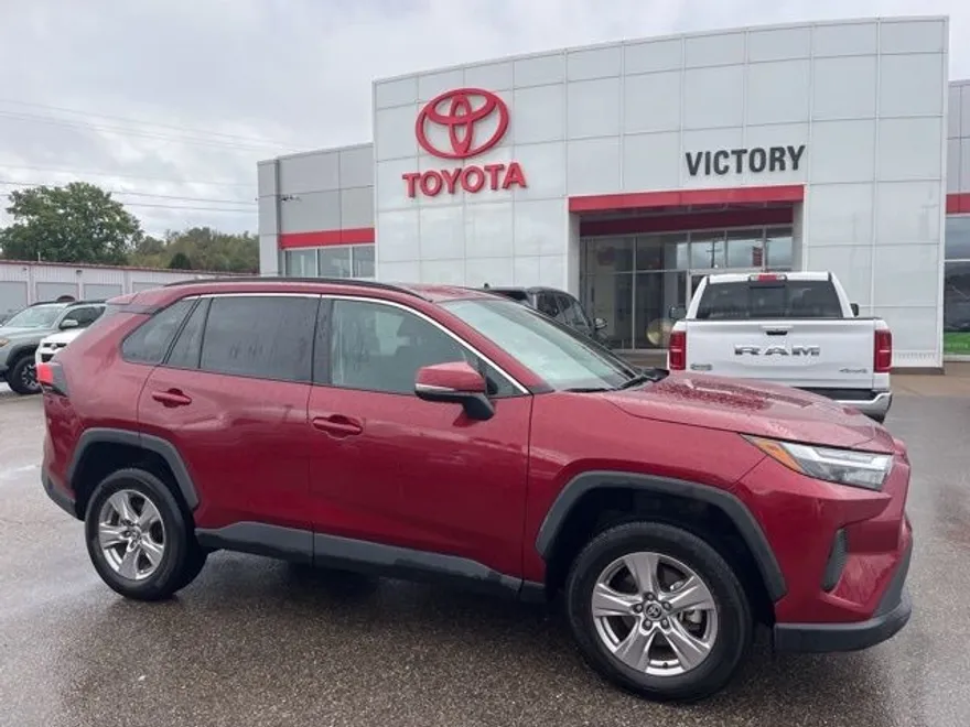 2025 Toyota RAV4 XLE photo 1