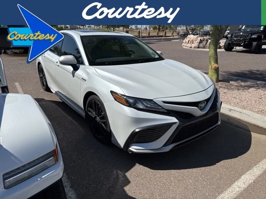 2021 Toyota Camry Hybrid XSE photo 1